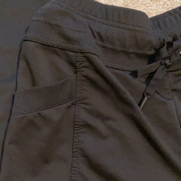 32 degrees size small black jogger. - Picture 4 of 6